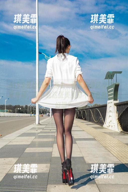 AISS爱丝(钻石版) - 看着文静这身肉色紧身裙，不下载这张美图都不符合我的爱好吧？