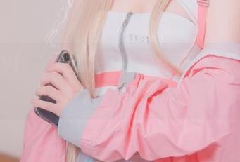Jenny(정제니)泳装合集：在水里翻滚也能很风骚！