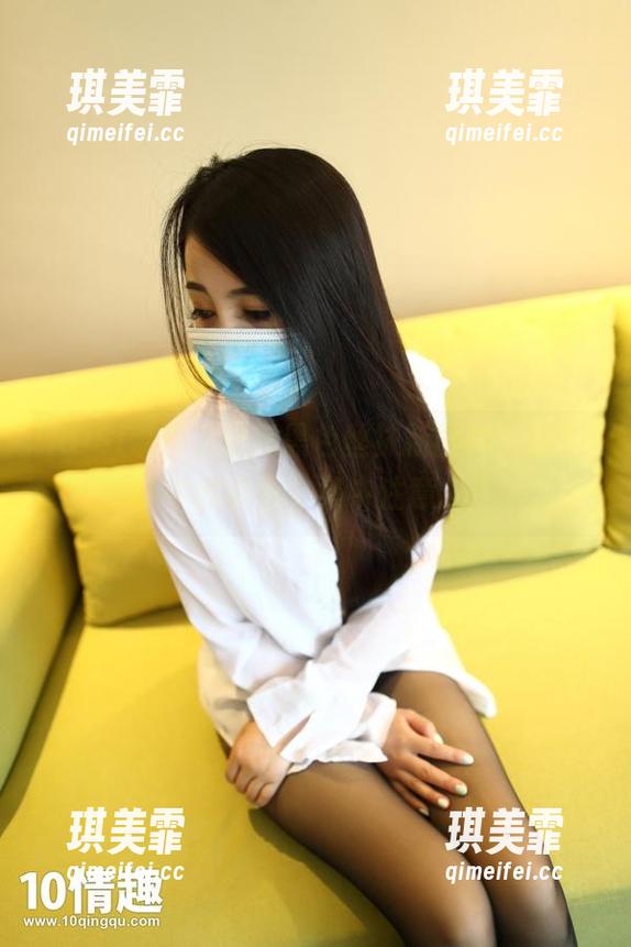 ROSI口罩 ROSI带来了长筒黑色丝袜新图片,放下手中的食物,集中注意力!
