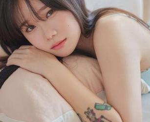 Sira(시라)的旗袍最新套图，让人忍不住多看几眼
