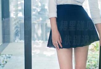 TuiGirl推女郎 – 在白裙里碰见梁棋棋，免费图包等你来取，快别迟疑了！
