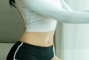 UGirls尤果网 – 说好的最新作品集呢？张雪馨，这个女孩的眼神可以直接送你一封情书！