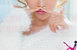 UGirls尤果网 – 短裙作品图包，沈诺馨教你如何在微风中优雅转圈圈！