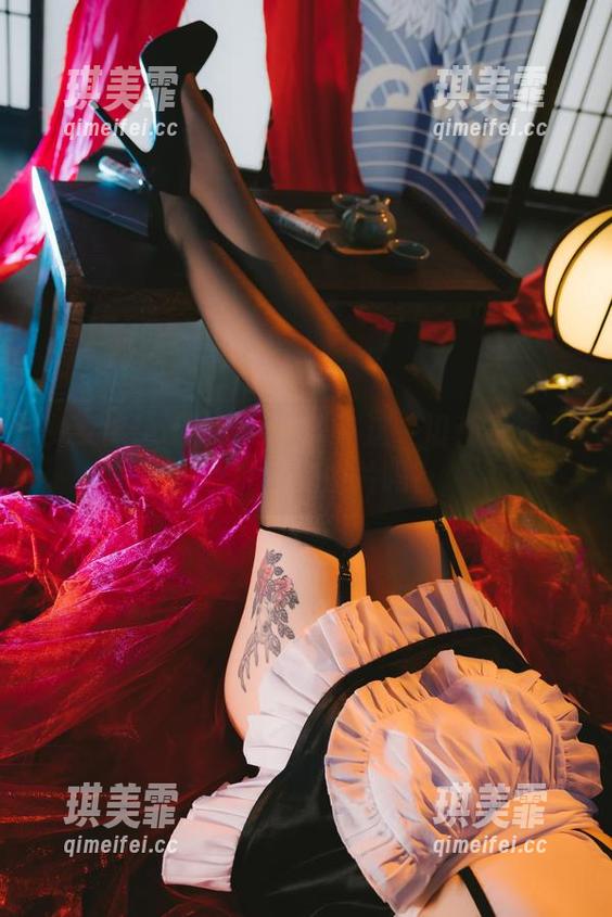 Vams子 兔女郎cos的Vams子:这一切都是为了一张完美的图片吗?