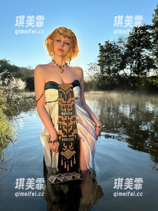 Vinnegal 沿着无圣光的路径,Vinnegal的蛇喰梦子图像,唤起了无尽思绪。