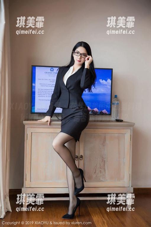 XIAOYU语画界-诗诗kiki XIAOYU语画界 - 在私房美图中找到诗诗kiki的高跟鞋,是否期待意外呢?