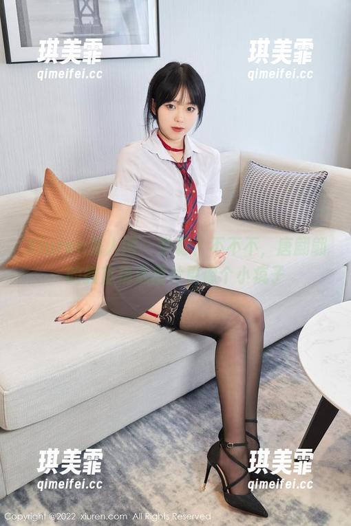 Xiuren秀人网-唐翩翩 Xiuren秀人网 - 学霸?不不不,唐翩翩的教室精选图片更像个小疯子