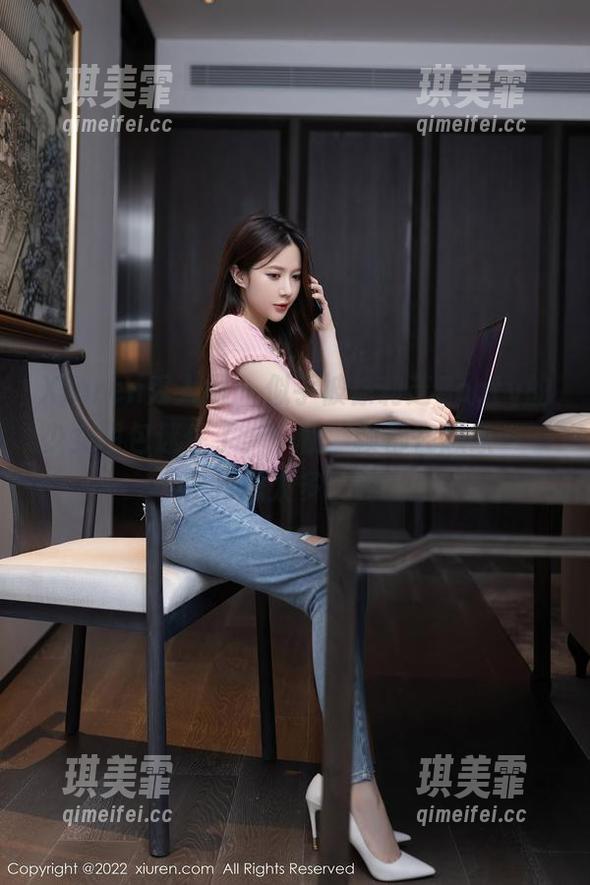 Xiuren秀人网-徐莉芝Booty Xiuren秀人网 - 似乎被徐莉芝Booty的少女图包迷住了,一帧一帧都在想象……是我想太多了吗?