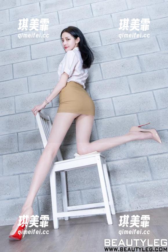 beautyleg-Sarah beautyleg - Sarah的职业装美图,分享一下我的感想,真的好有氛围啊。