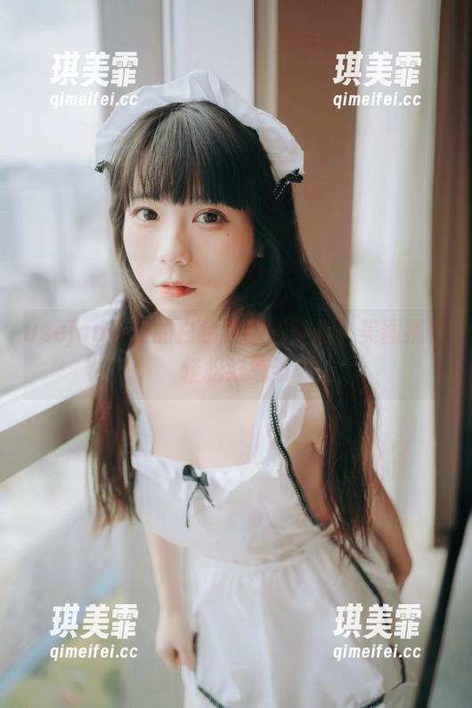 usejan蓝蓝 usejan蓝蓝的白色连帽衫降临,美图携带轻松好气氛