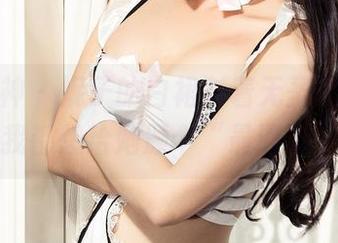 克拉女神 – 妮子的白裙对着无圣光，原图一出我都想给她颁个“最通透”奖！