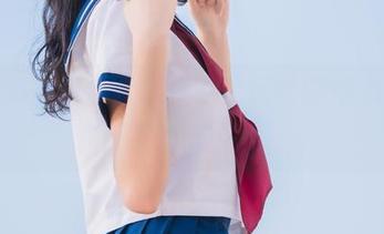 小女友写真免费提供，兔玩映画好心疼钱包的样子。
