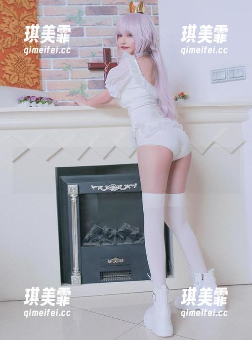 千夜未来 更新来了!千夜未来带着她的猫cos玩转宇宙!