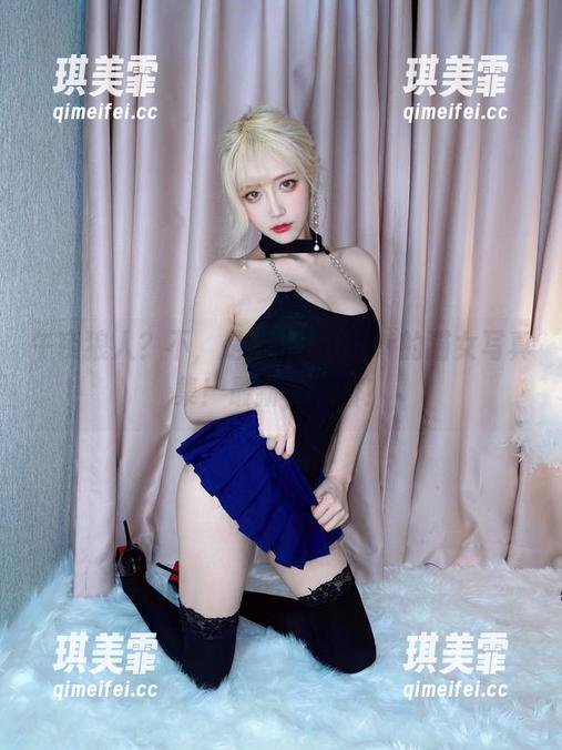 午夜狼人？不，是啾小妍Deer的猫女写真集！最新，必看！