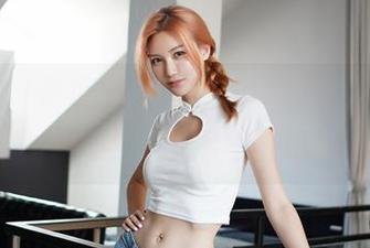 嗲囡囡 – 伊蓓Eva在短裙里摇摆，拍出的美图值得再次刷新你的眼球。