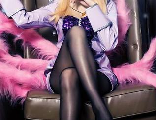 头条女神 – 女神阿依努尔瓦娅的美图更新——难道她真的住在云端吗？