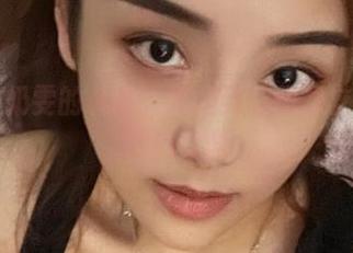 微密圈 – 奶雯的私拍：美腿到让你想立刻飞去巴黎的套图