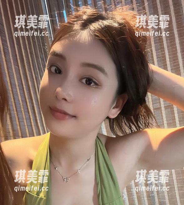 奶雯 微密圈 - 让我默默祝福一下,奶雯的长腿高清版肯定要被下载爆!