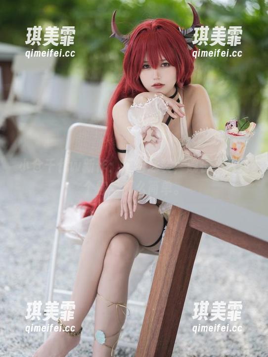 小仓千代w 小仓千代w新作:爱宕泳装,舰长不只是个称号那么简单。