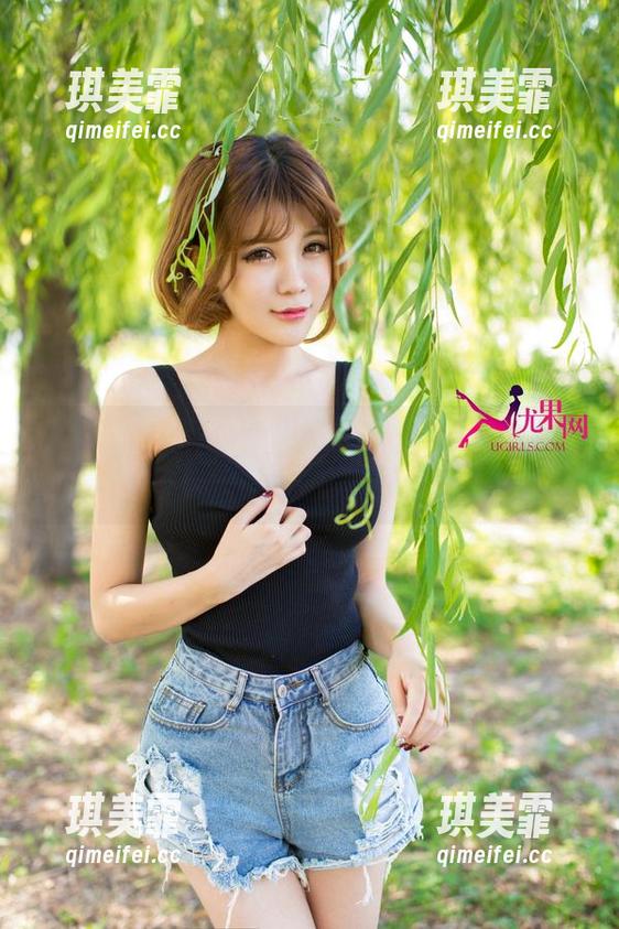 尤果网 - 精选Abby金金的美腿，腿型完美得让人想咬一口...