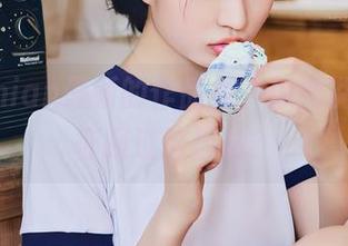 年年Nnian最新的作品集，你敢说她不曾征服过这座城？