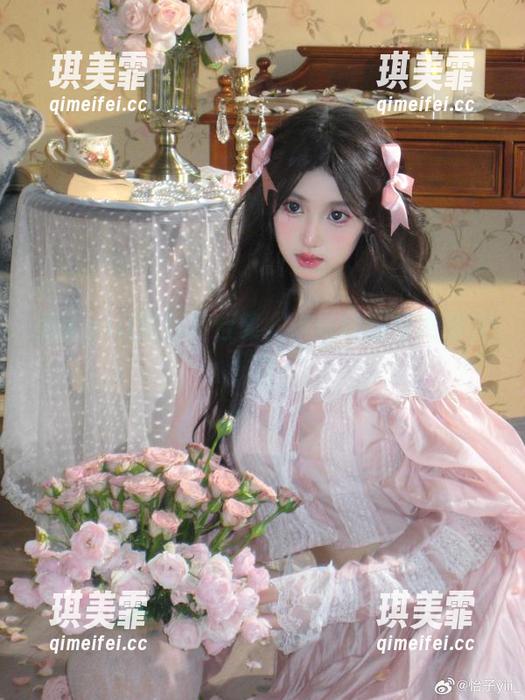 怡子yiii的图片合集，发现制服与她的火花