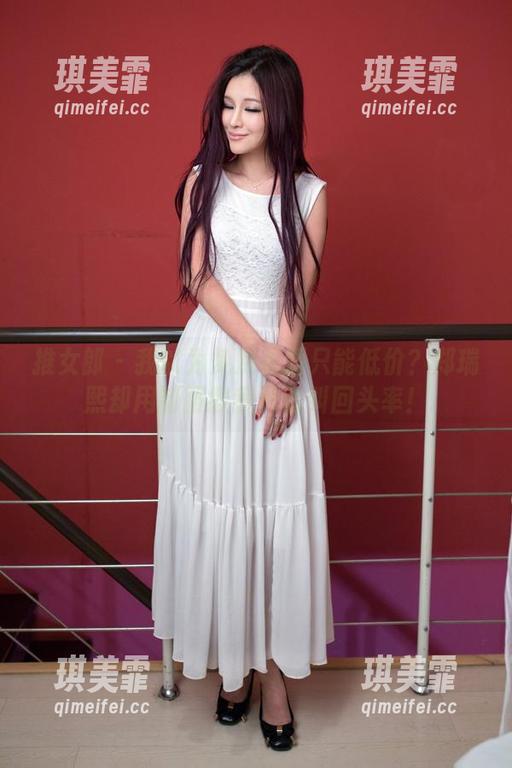 推女郎-郑瑞熙 推女郎 - 我以为免费资源只能低价?郑瑞熙却用制服教我什么叫回头率!
