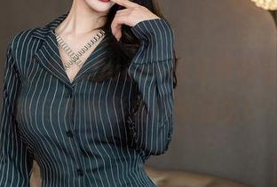 星颜社 – 王婉悠Queen的写真新姿态：定制与皮衣形成鲜明对比！