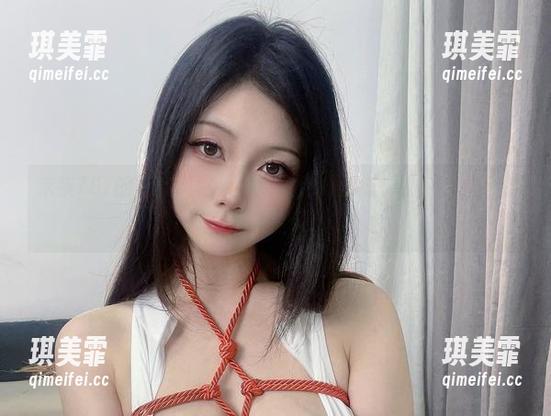 末夜787 末夜787的不羁风格:最新黑色漆皮兔女郎cos,谁能抵挡住呢?
