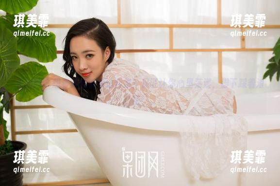 果团网-莫雅淇 果团网 - 想看莫雅淇海边合集?保证让你心里荡漾,脚下踩着浪花!