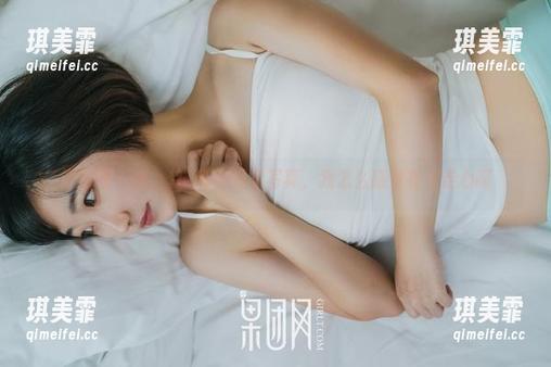 果团网-龚玥菲 果团网 - 哦,龚玥菲的温柔写真,我怎么感觉有点走心啊