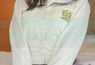 模范学院 – 明亮到不敢直视的吴思晚白色图集，真让人不知该如何下手评论。