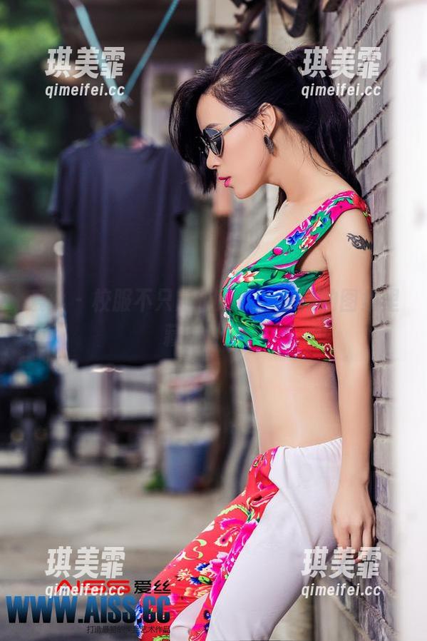 爱丝-小茹 爱丝 - 校服不只是个形式,小茹的图集里藏着什么?