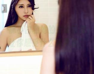 爱蜜社 – 酥小白和她的旗袍写真，下载后让你感受什么叫灵动。