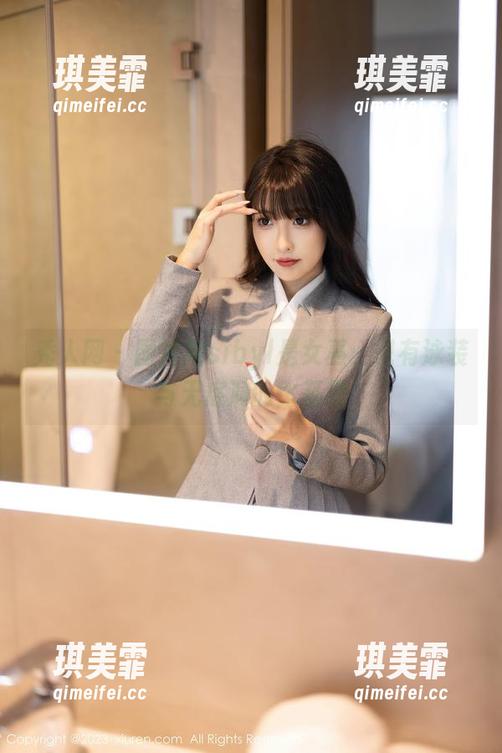 秀人网-sibyl是女巫 秀人网 - 图片版sibyl是女巫:只有泳装与无底洞的比基尼