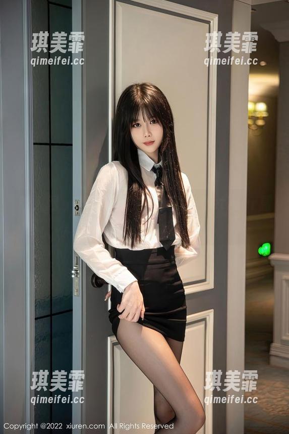 秀人网-vetiver嘉宝贝儿 秀人网 - 想收藏的泳装资源,vetiver嘉宝贝儿给你准备好了