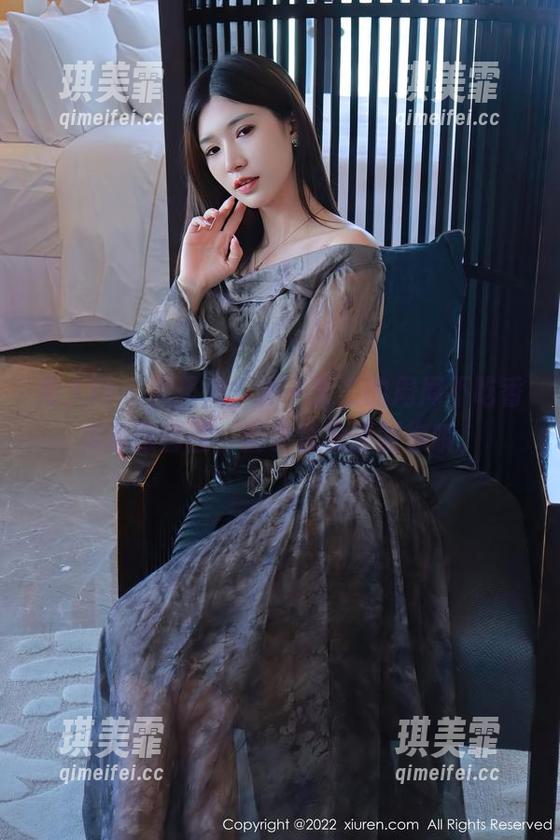 秀人网-周周不吃香菜 秀人网 - 无圣光,独一无二的周周不吃香菜和服套图,别说我没提醒你哦。