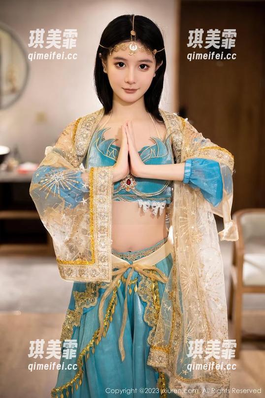秀人网 - 别让我看到唐安诺的这张最新图片，真的，这款套装让我有点走神了。