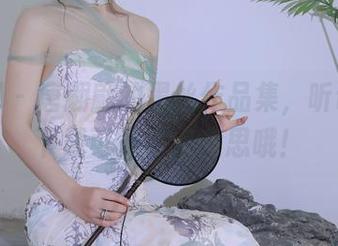 秀人网 – 唐翩翩的黑丝作品集，听说免费下载可是有点意思哦！
