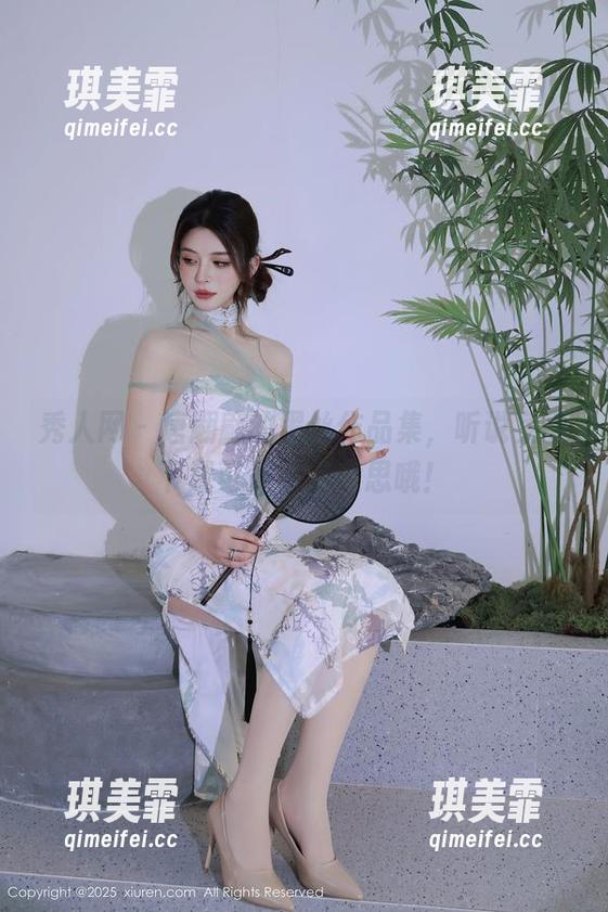 秀人网-唐翩翩 秀人网 - 唐翩翩的黑丝作品集,听说免费下载可是有点意思哦!