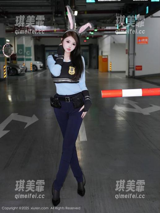 秀人网-林乐一 秀人网 - 林乐一与美足的亲密接触,写真的诱惑——小心中招哦。