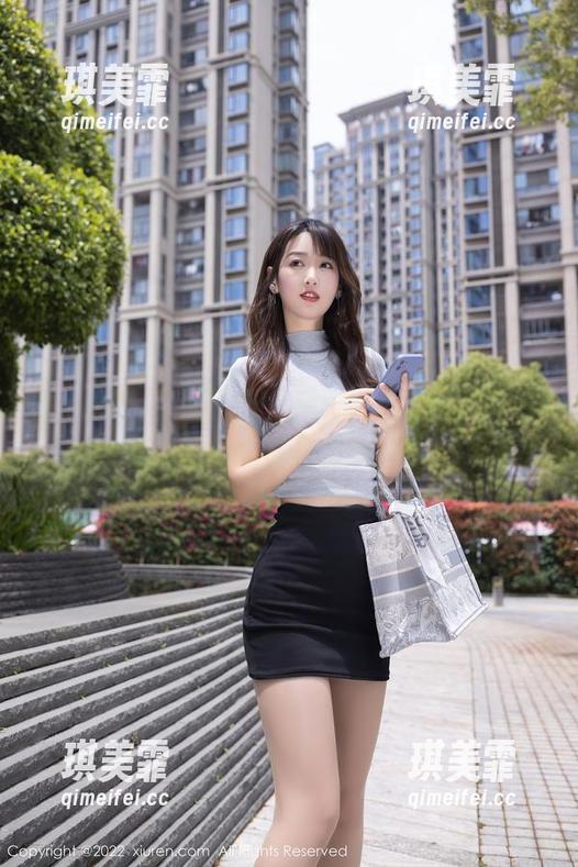 秀人网-王俪丁呀 秀人网 - 王俪丁呀“高跟鞋合集”,随意站立就能见证长腿的烦恼。