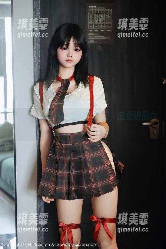 秀人网 - 白芷yy的高清礼服，感觉被圈住了，怎么回事？