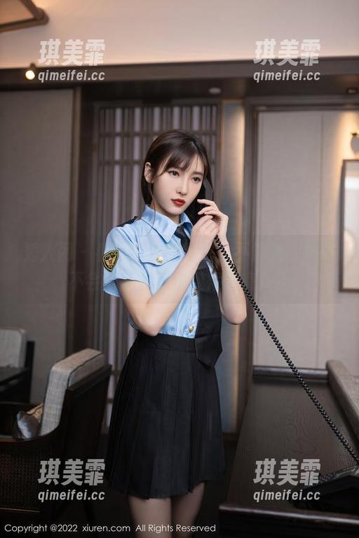 秀人网-金悦汐 秀人网 - 看金悦汐的图包,不知道套装会不会让我在家也变得很高冷?
