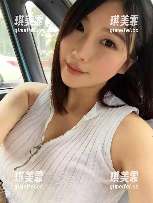童小芯 微密圈 - 图包里的童小芯,吊带黑丝搭配无圣光,满分诱惑不信你看。
