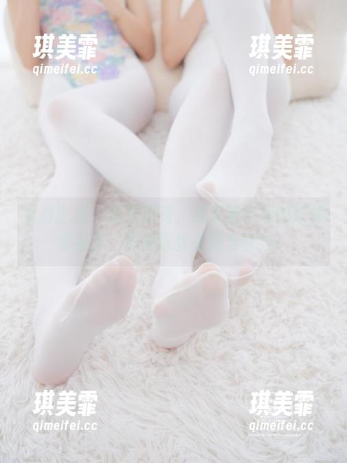 紧急企划-小恩 紧急企划 - 拖着拖着,我又被小恩的红裙吸引了,真要这张美图当壁纸。