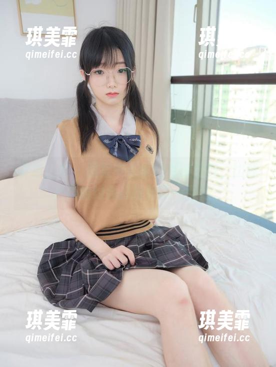 紧急企划-小枫 紧急企划 - 图集中小枫的礼服选择,比我上周的约会打扮强了一百倍。
