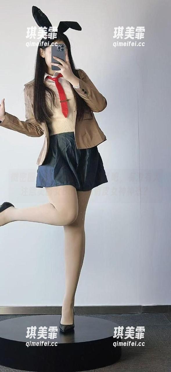 美邵女Baby 微密圈 - 这组作品太有趣了吧,有没有人注意美邵女Baby的俏皮女神神态?