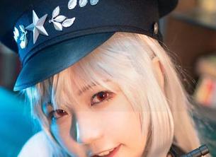 看过蓝小沂KiKi黑贞德女仆的原图，我好想知道她下一步在图里要做什么！
