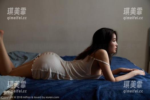 蜜桃社-Gina 蜜桃社 - 免费的短裤,Gina真让人有点小失控,真想一探究竟。
